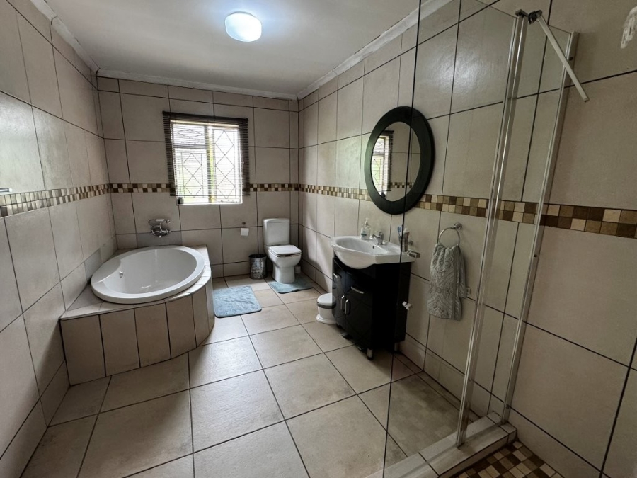 6 Bedroom Property for Sale in Birchleigh Gauteng