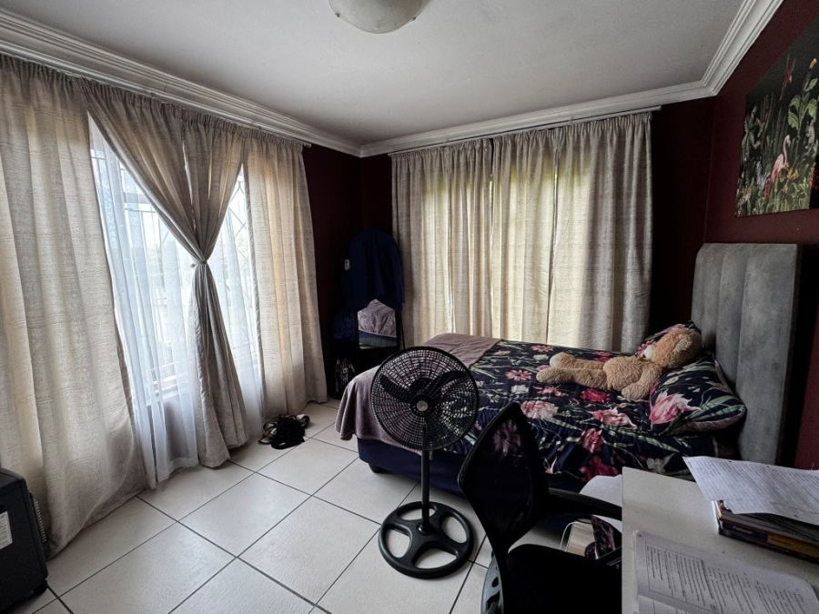 6 Bedroom Property for Sale in Birchleigh Gauteng
