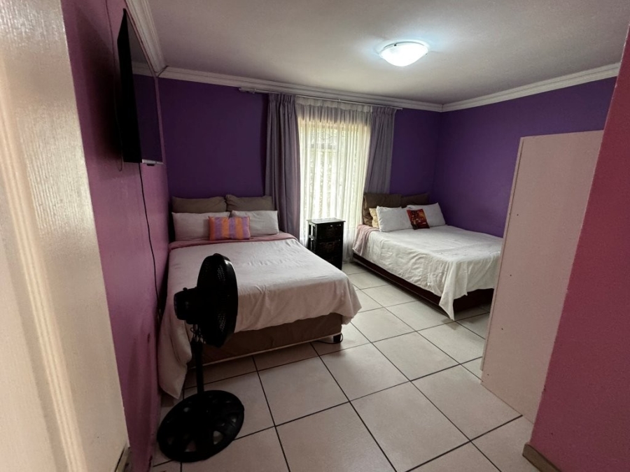 6 Bedroom Property for Sale in Birchleigh Gauteng