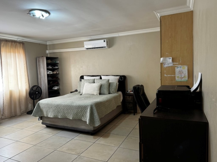 6 Bedroom Property for Sale in Birchleigh Gauteng