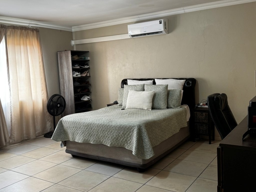 6 Bedroom Property for Sale in Birchleigh Gauteng