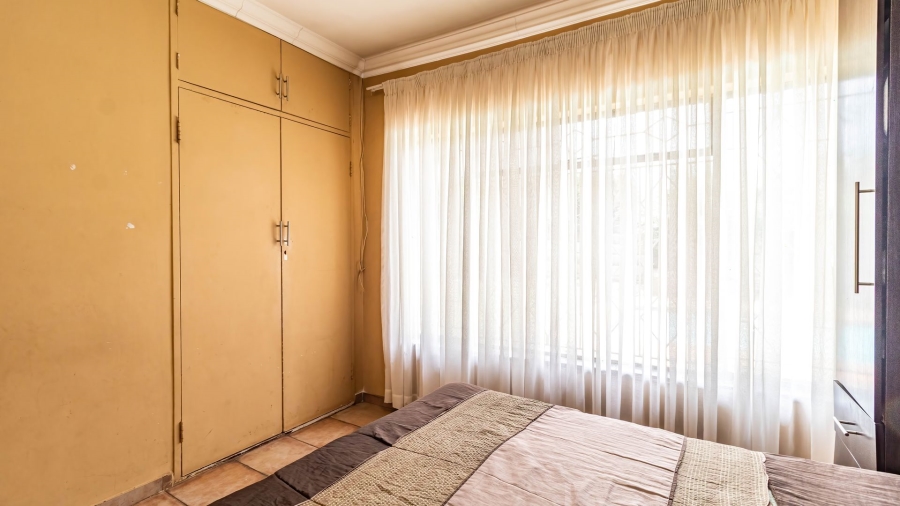 6 Bedroom Property for Sale in Birchleigh Gauteng