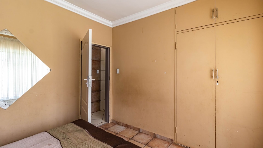 6 Bedroom Property for Sale in Birchleigh Gauteng