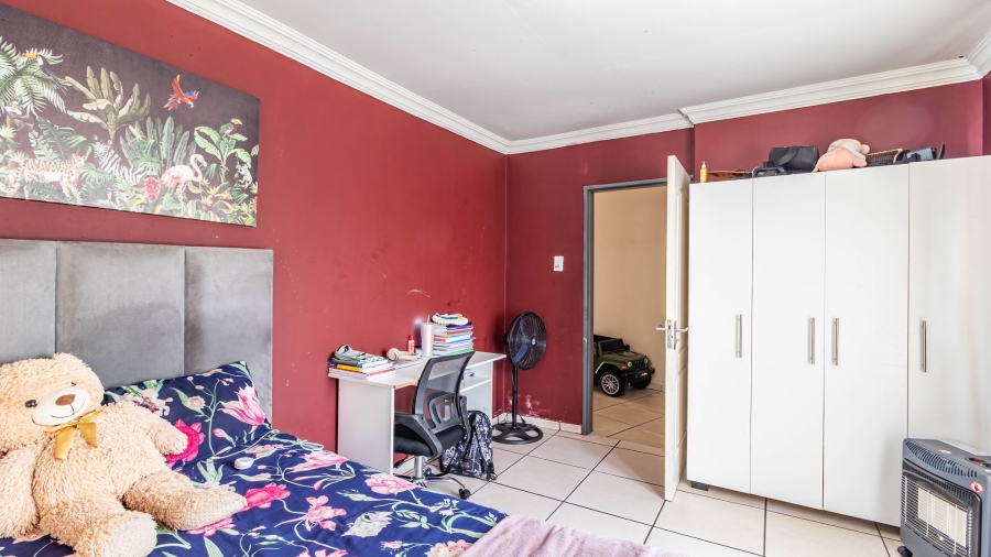 6 Bedroom Property for Sale in Birchleigh Gauteng