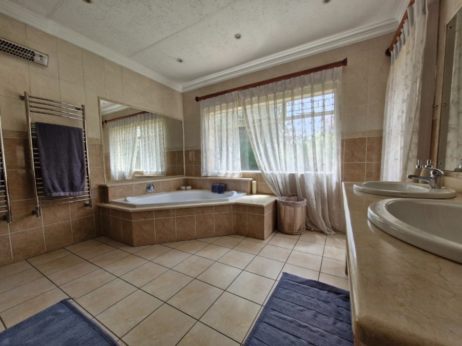 To Let 4 Bedroom Property for Rent in Sunward Park Gauteng