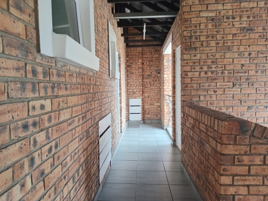 2 Bedroom Property for Sale in Elandsfontein Gauteng