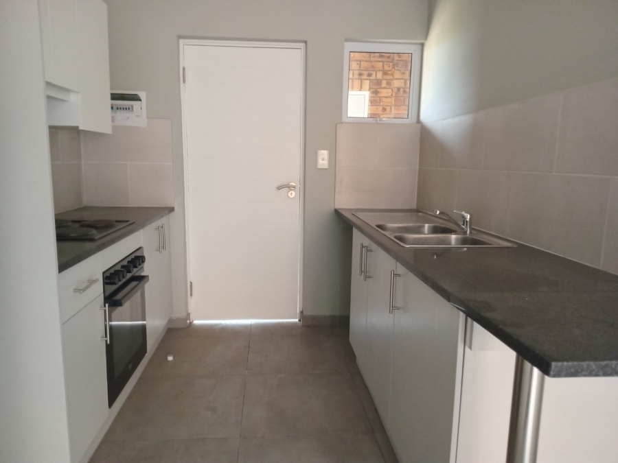 To Let 2 Bedroom Property for Rent in Elandsfontein Gauteng
