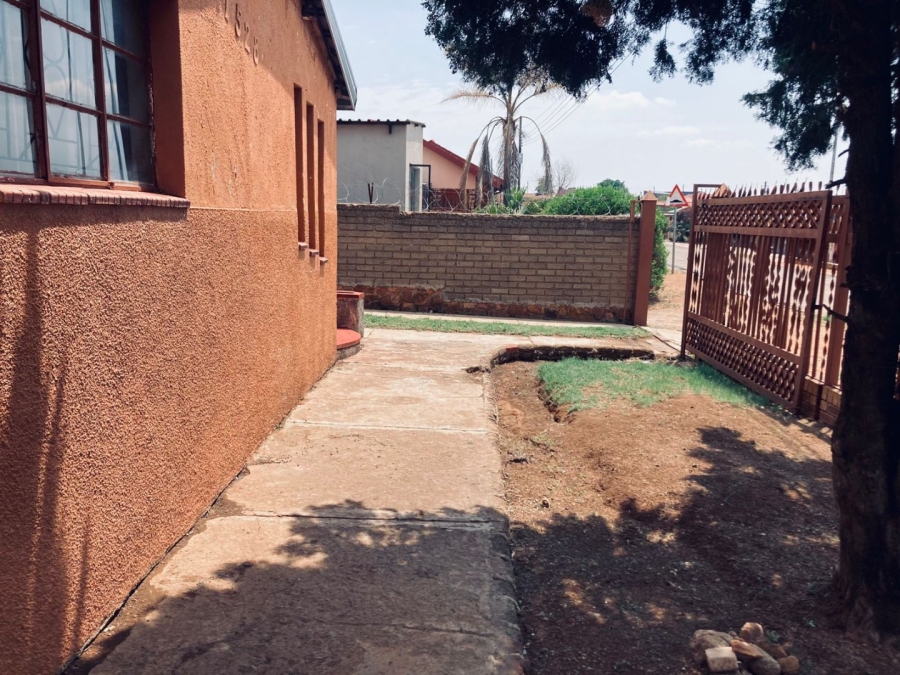 2 Bedroom Property for Sale in Soshanguve G Gauteng