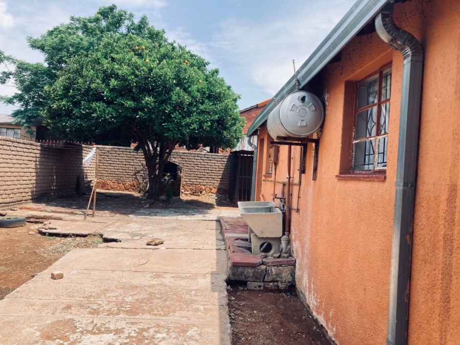 2 Bedroom Property for Sale in Soshanguve G Gauteng