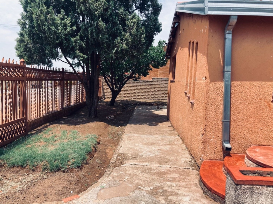 2 Bedroom Property for Sale in Soshanguve G Gauteng