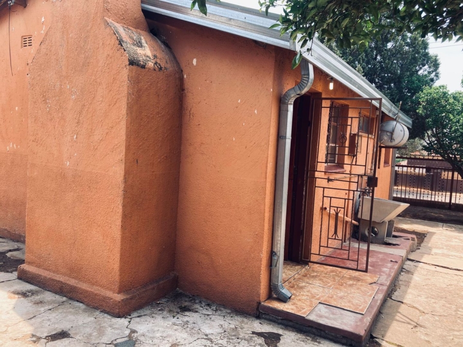 2 Bedroom Property for Sale in Soshanguve G Gauteng