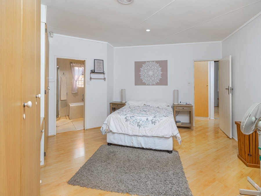 3 Bedroom Property for Sale in Hennopspark Gauteng