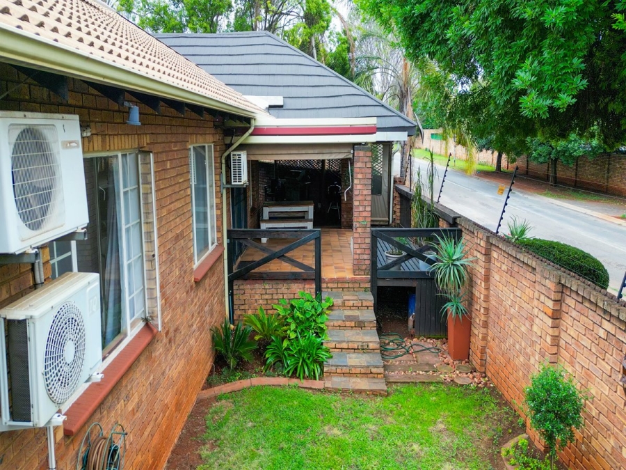 3 Bedroom Property for Sale in Hennopspark Gauteng