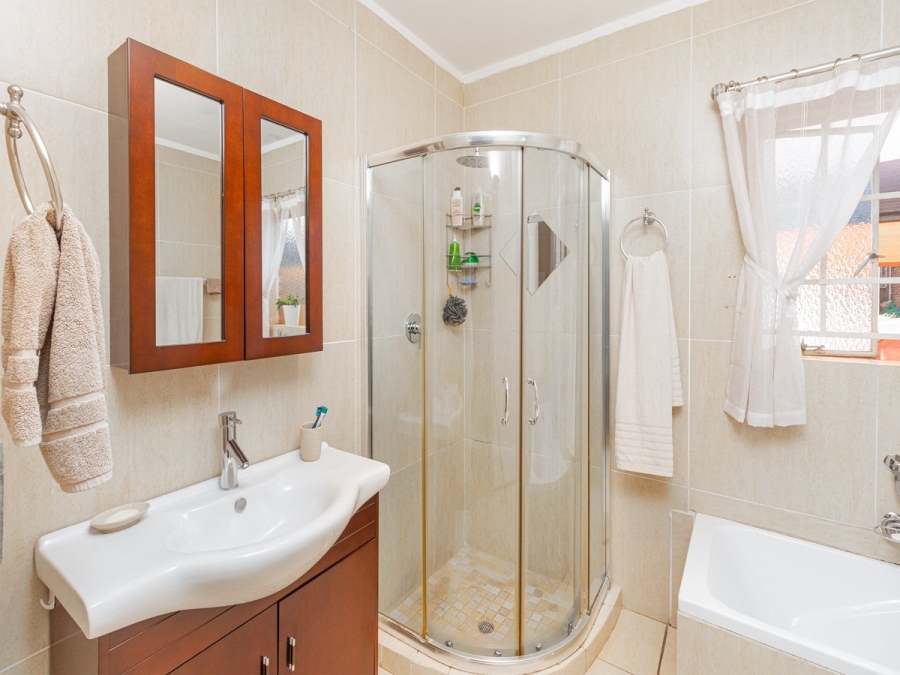 3 Bedroom Property for Sale in Hennopspark Gauteng