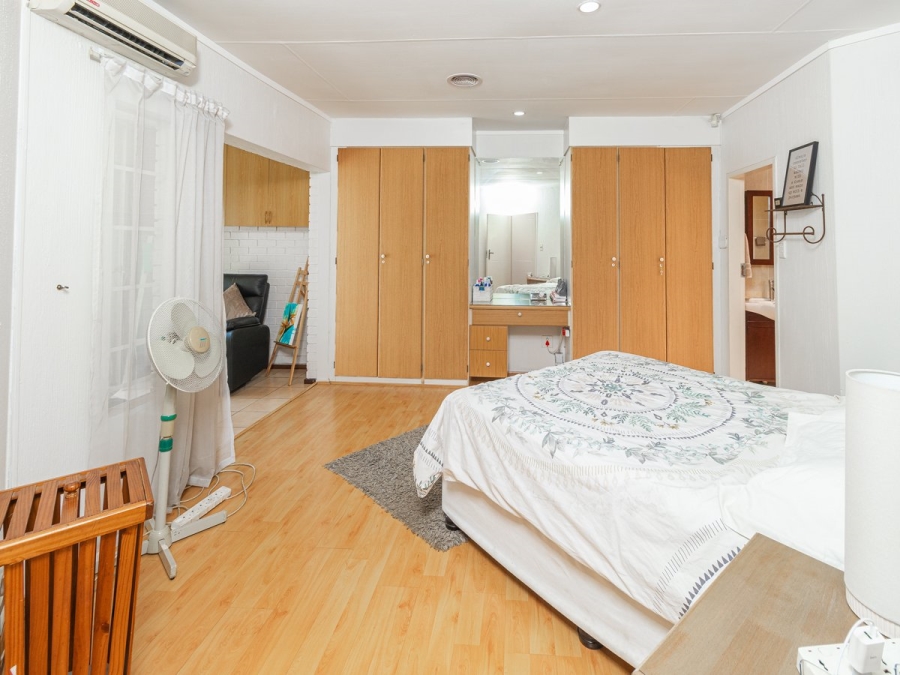 3 Bedroom Property for Sale in Hennopspark Gauteng