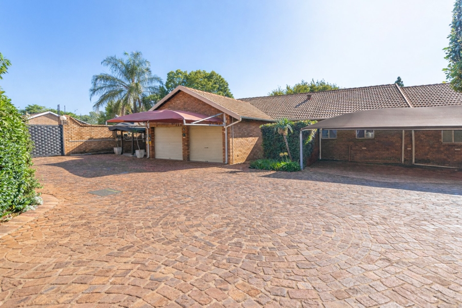 3 Bedroom Property for Sale in Hennopspark Gauteng