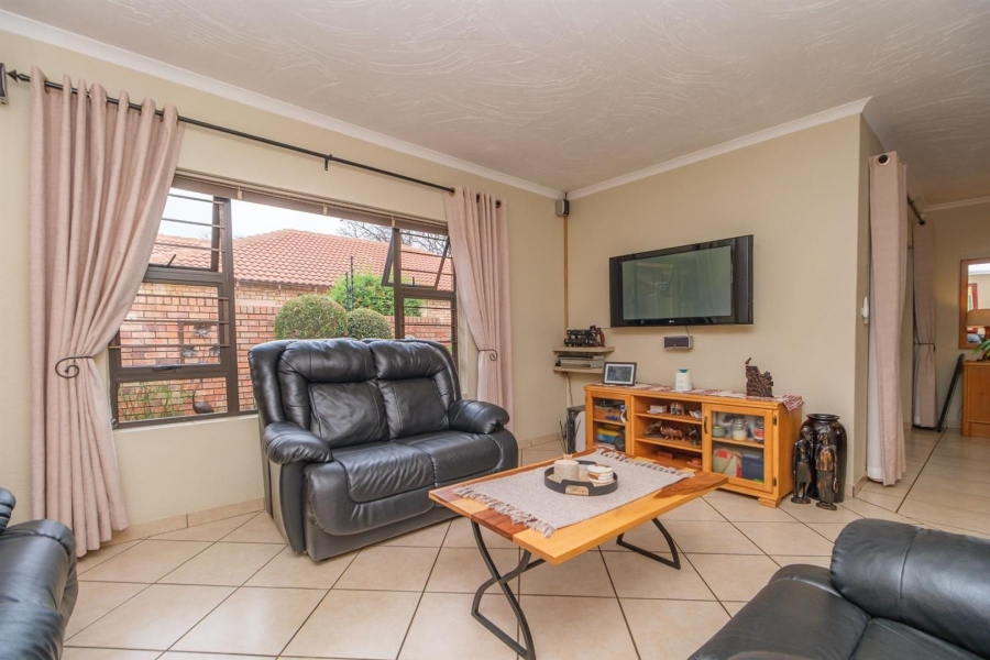 3 Bedroom Property for Sale in Honeydew Manor Gauteng