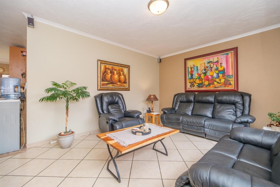 3 Bedroom Property for Sale in Honeydew Manor Gauteng