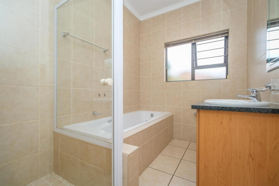 3 Bedroom Property for Sale in Honeydew Manor Gauteng