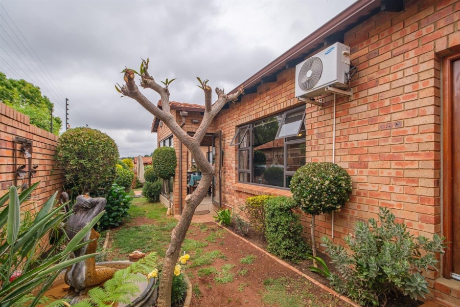 3 Bedroom Property for Sale in Honeydew Manor Gauteng