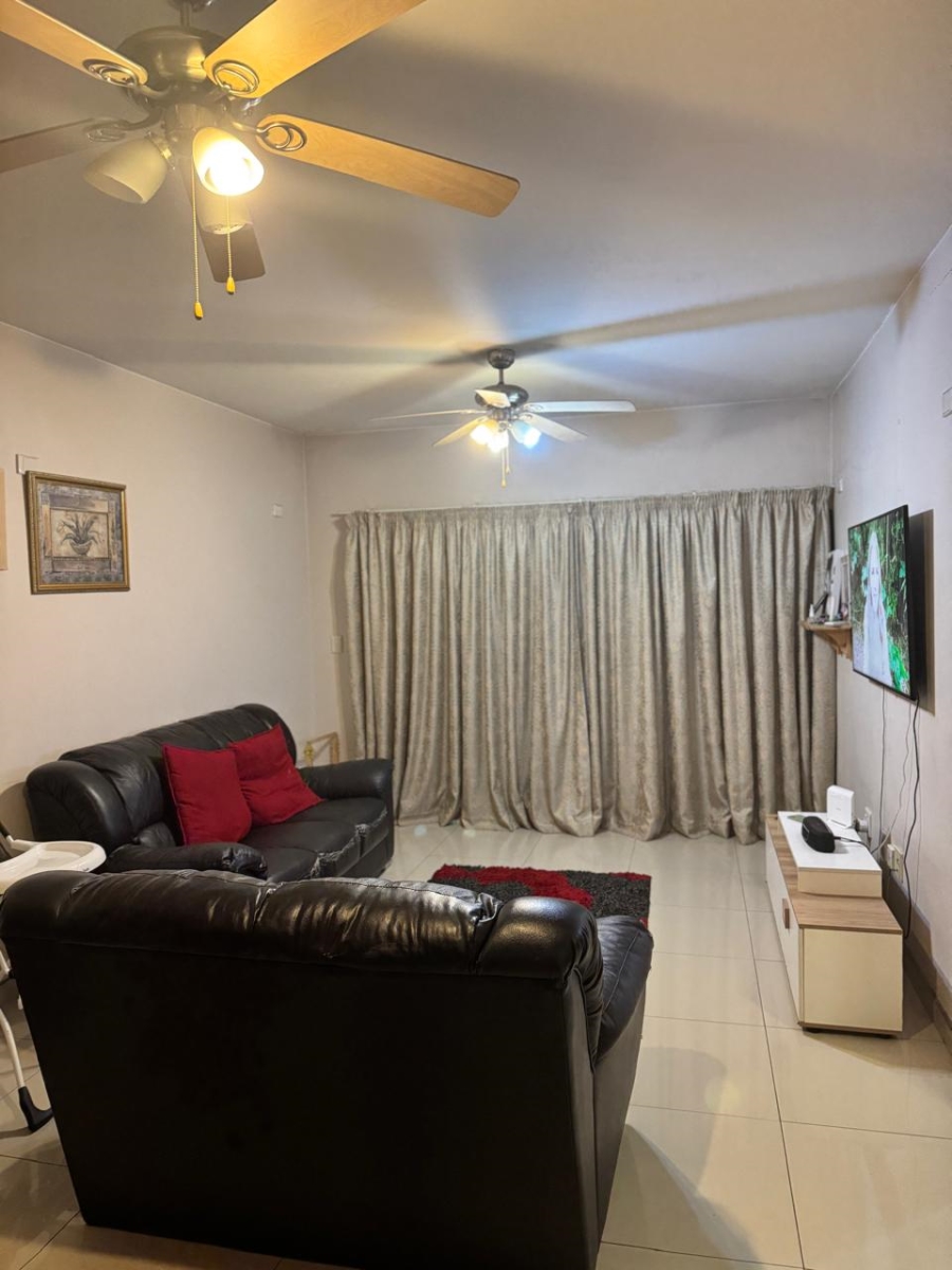 To Let 2 Bedroom Property for Rent in Carlswald Gauteng