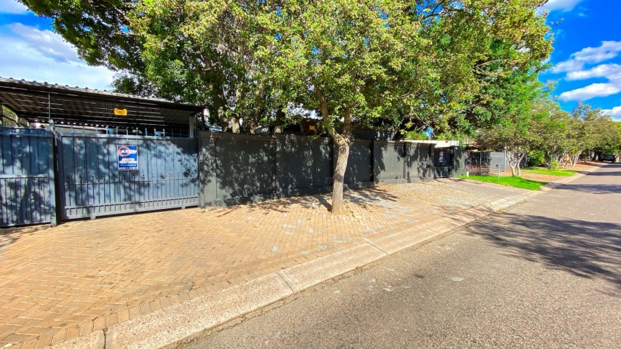 To Let 3 Bedroom Property for Rent in Menlo Park Gauteng