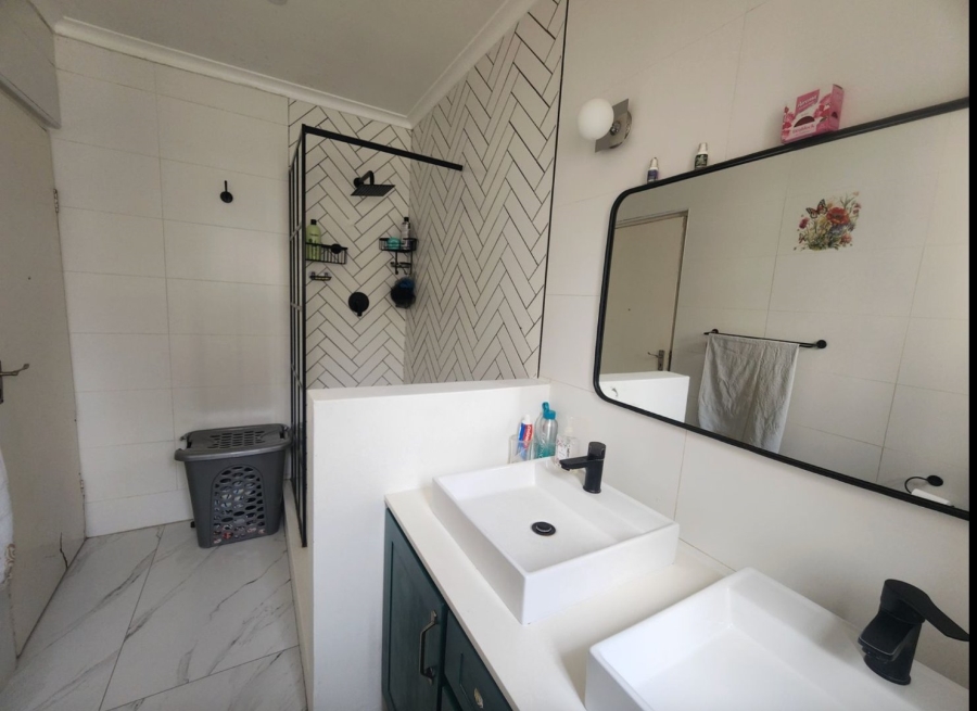 4 Bedroom Property for Sale in Douglasdale Gauteng