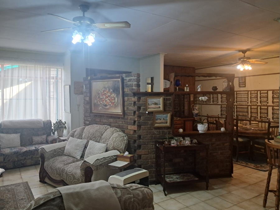  Bedroom Property for Sale in Newlands Gauteng