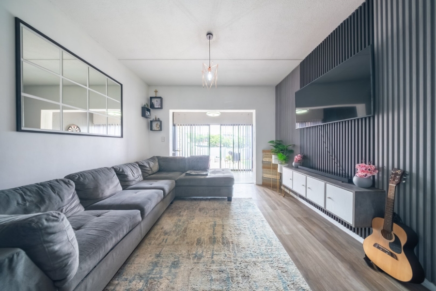 2 Bedroom Property for Sale in Waterstone Park Gauteng