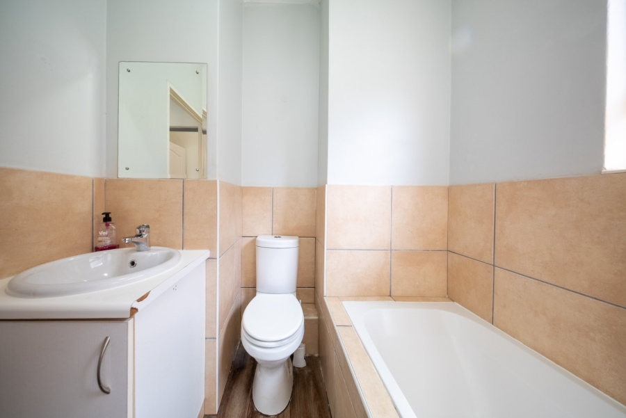 2 Bedroom Property for Sale in Waterstone Park Gauteng