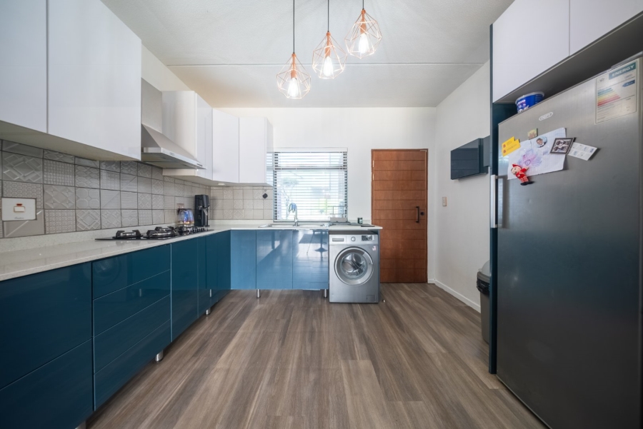 2 Bedroom Property for Sale in Waterstone Park Gauteng