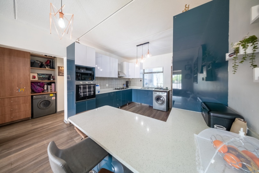 2 Bedroom Property for Sale in Waterstone Park Gauteng