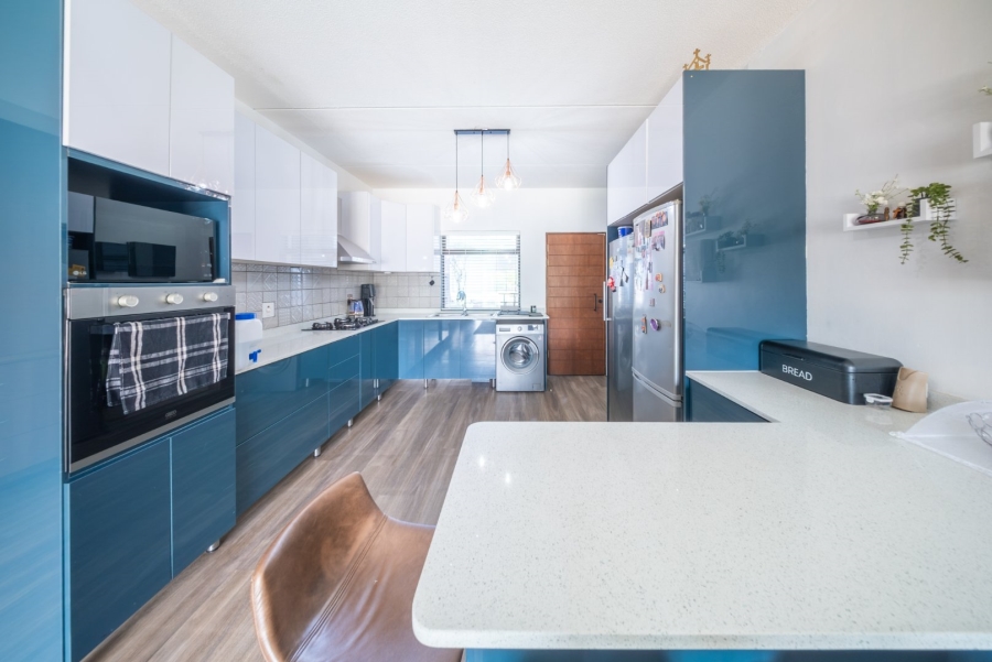 2 Bedroom Property for Sale in Waterstone Park Gauteng