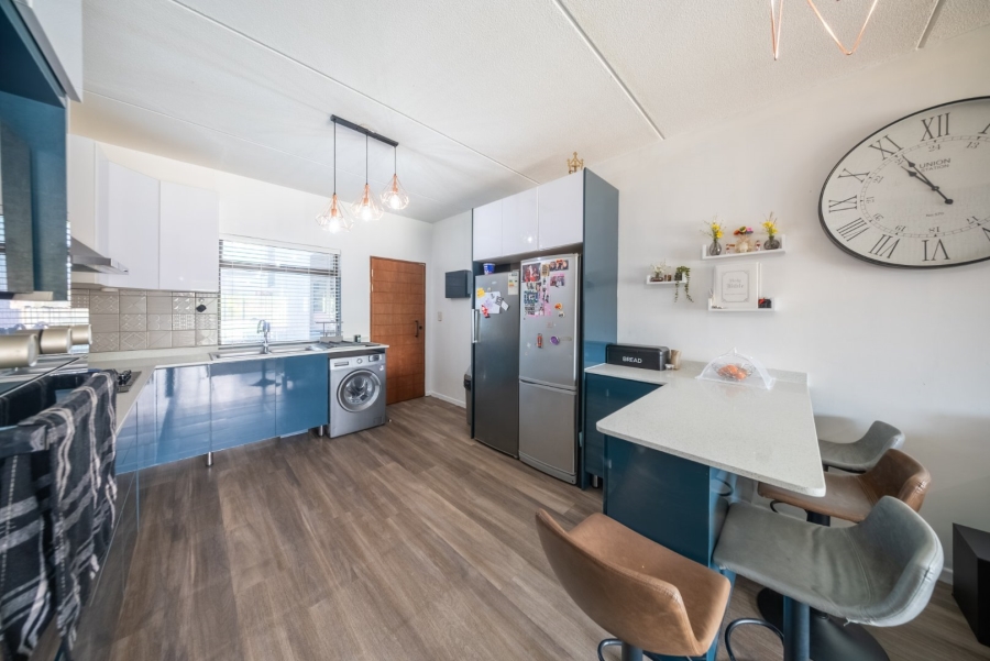 2 Bedroom Property for Sale in Waterstone Park Gauteng