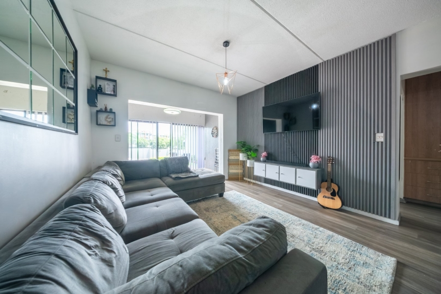 2 Bedroom Property for Sale in Waterstone Park Gauteng