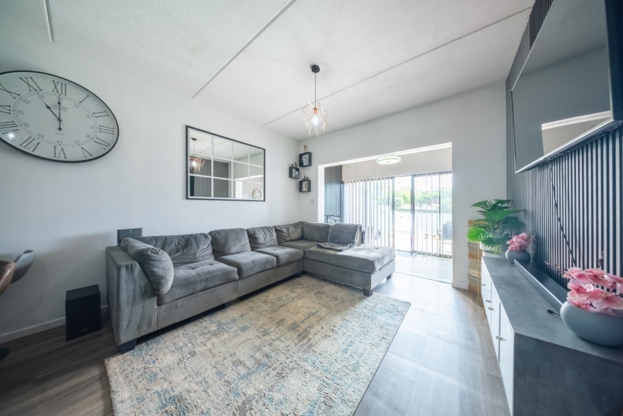 2 Bedroom Property for Sale in Waterstone Park Gauteng