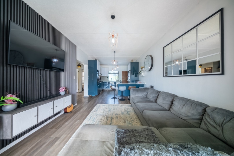 2 Bedroom Property for Sale in Waterstone Park Gauteng