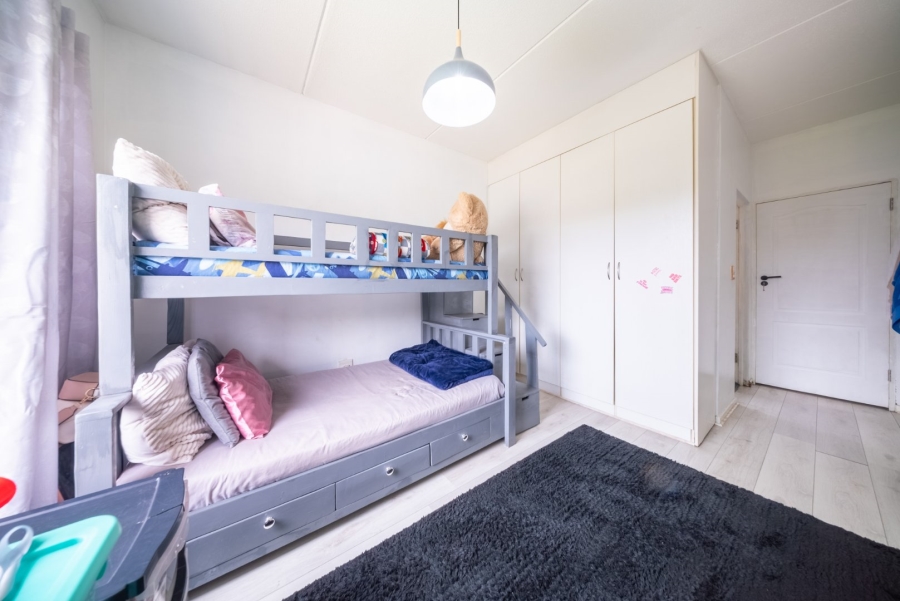 2 Bedroom Property for Sale in Waterstone Park Gauteng