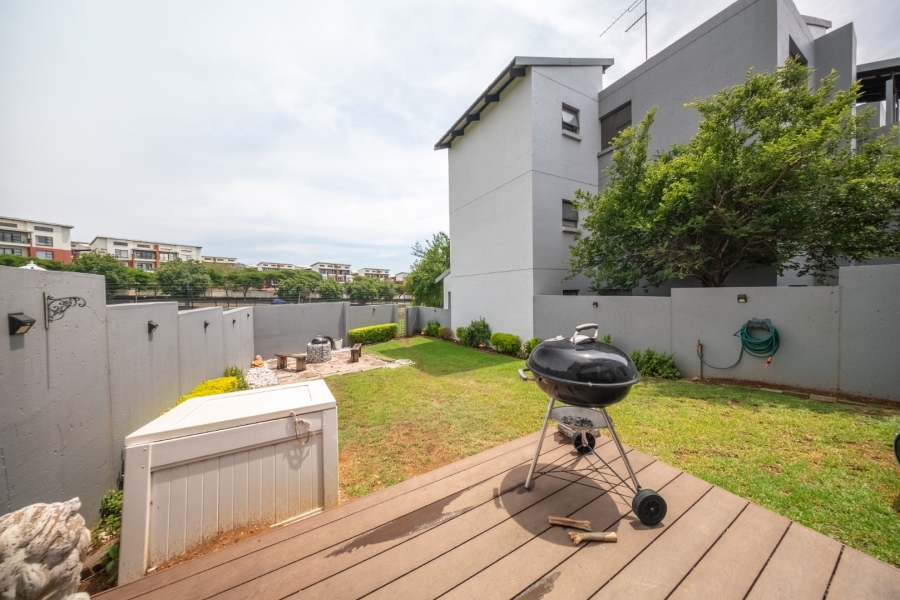 2 Bedroom Property for Sale in Waterstone Park Gauteng