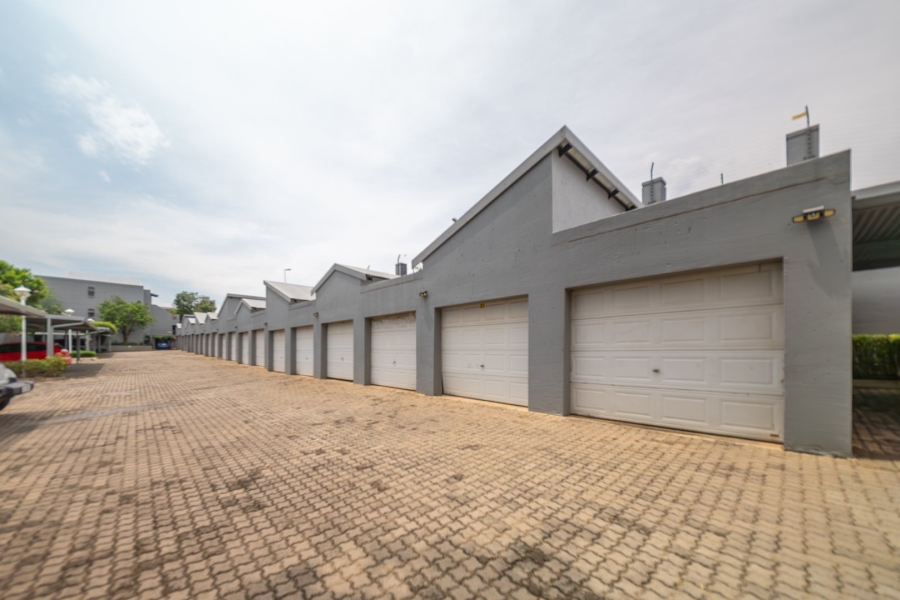 2 Bedroom Property for Sale in Waterstone Park Gauteng