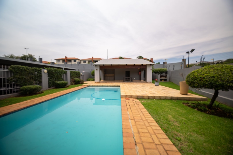 2 Bedroom Property for Sale in Waterstone Park Gauteng