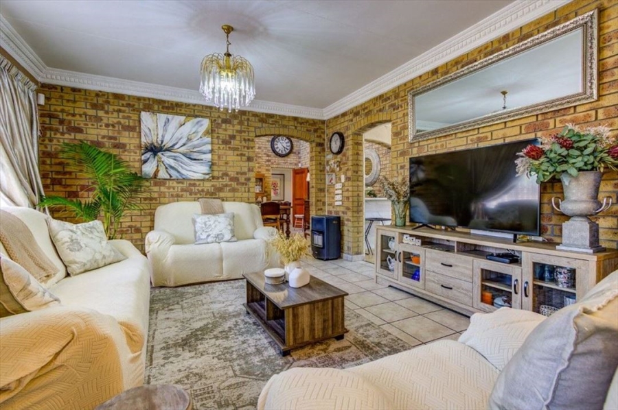 3 Bedroom Property for Sale in Edleen Gauteng