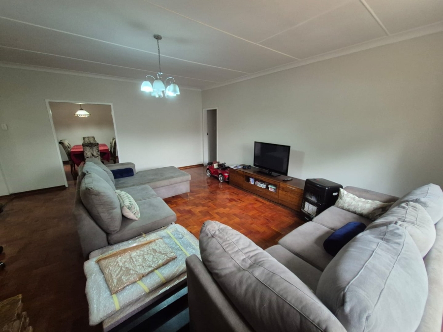 To Let 4 Bedroom Property for Rent in Valhalla Gauteng