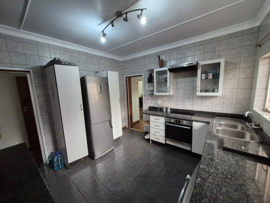 To Let 4 Bedroom Property for Rent in Valhalla Gauteng