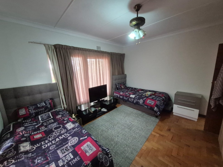 To Let 4 Bedroom Property for Rent in Valhalla Gauteng