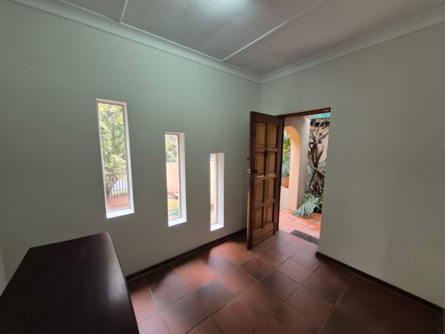 To Let 4 Bedroom Property for Rent in Valhalla Gauteng