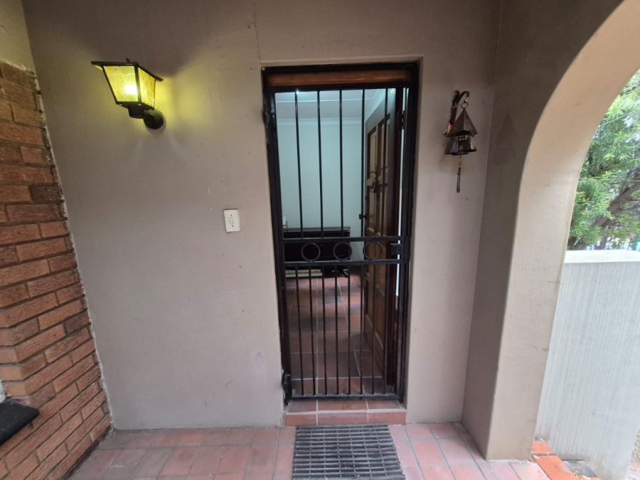 To Let 4 Bedroom Property for Rent in Valhalla Gauteng