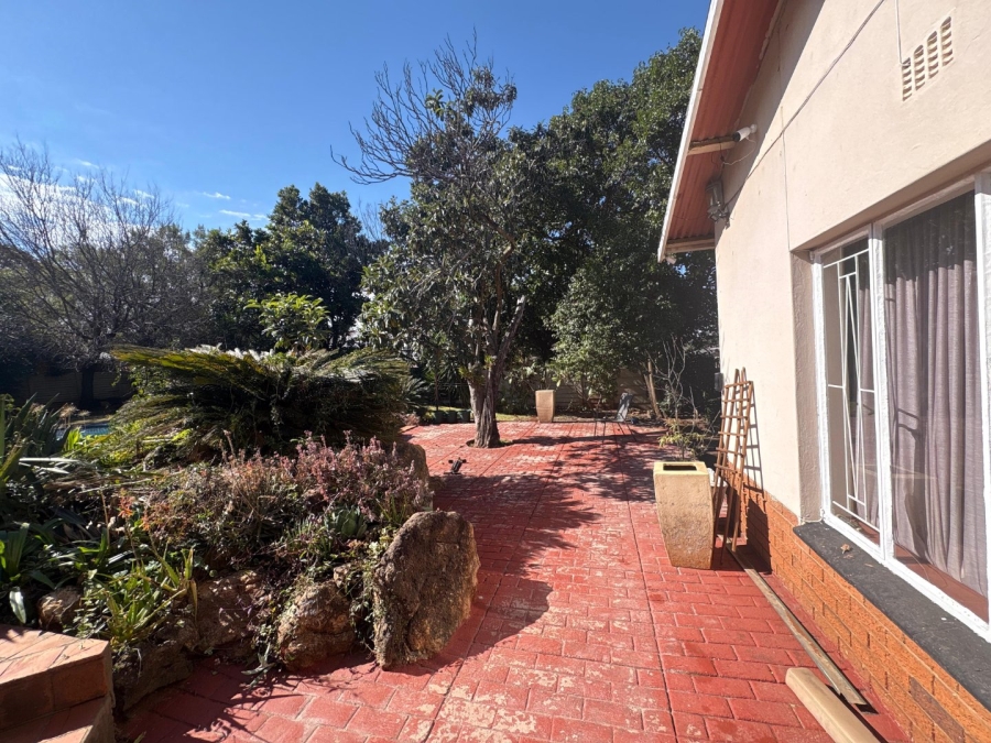 To Let 4 Bedroom Property for Rent in Valhalla Gauteng
