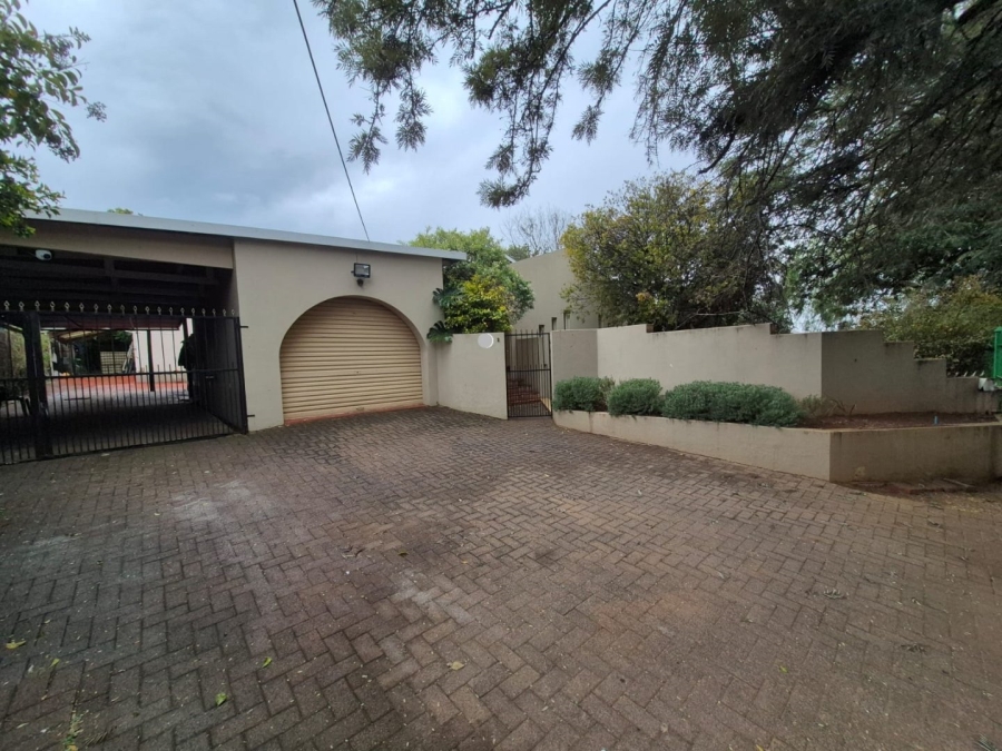 To Let 4 Bedroom Property for Rent in Valhalla Gauteng