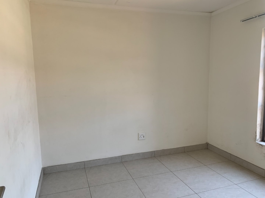 To Let 3 Bedroom Property for Rent in Glen Marais Gauteng